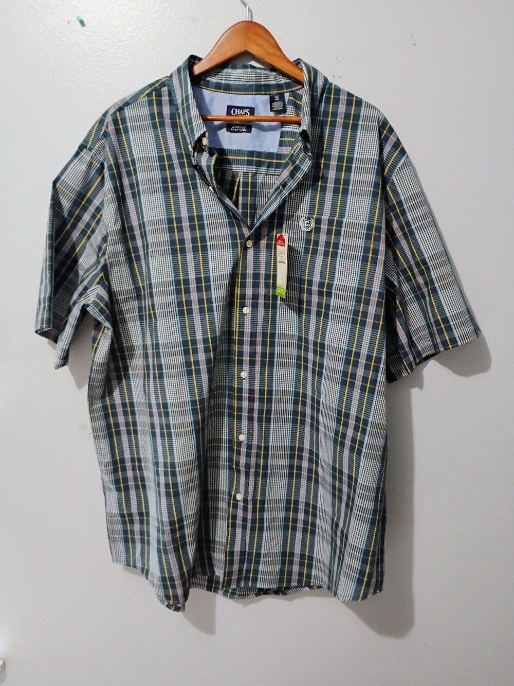 Chaps Men’s Green and Blue Plaid Short-Sleeve Button-Up Shirt New With Tags